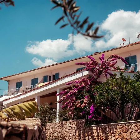 Pansion Jakas Bed & Breakfast 3*