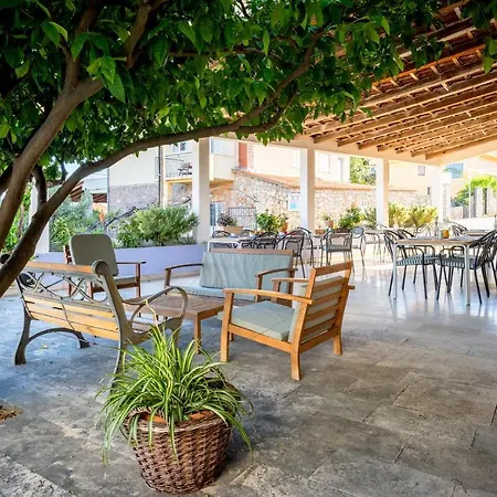 Bed & Breakfast Pansion Jakas 3*