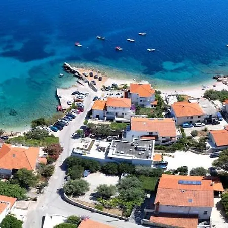 Couette-café Pansion Jakas 3*