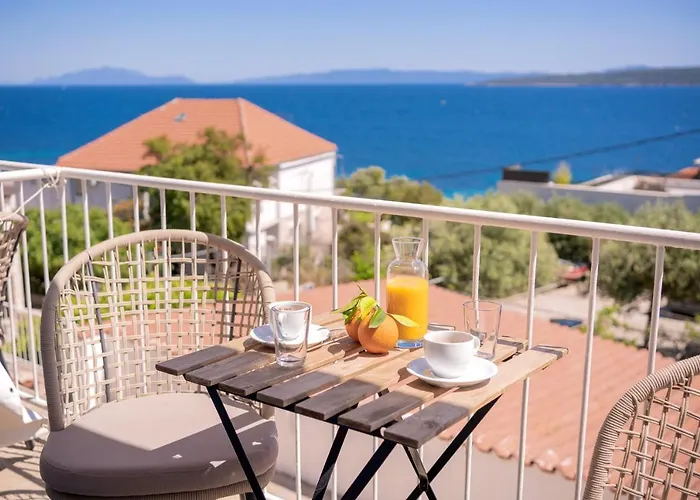 Pansion Jakas 住宿加早餐酒店 萨瓦拉